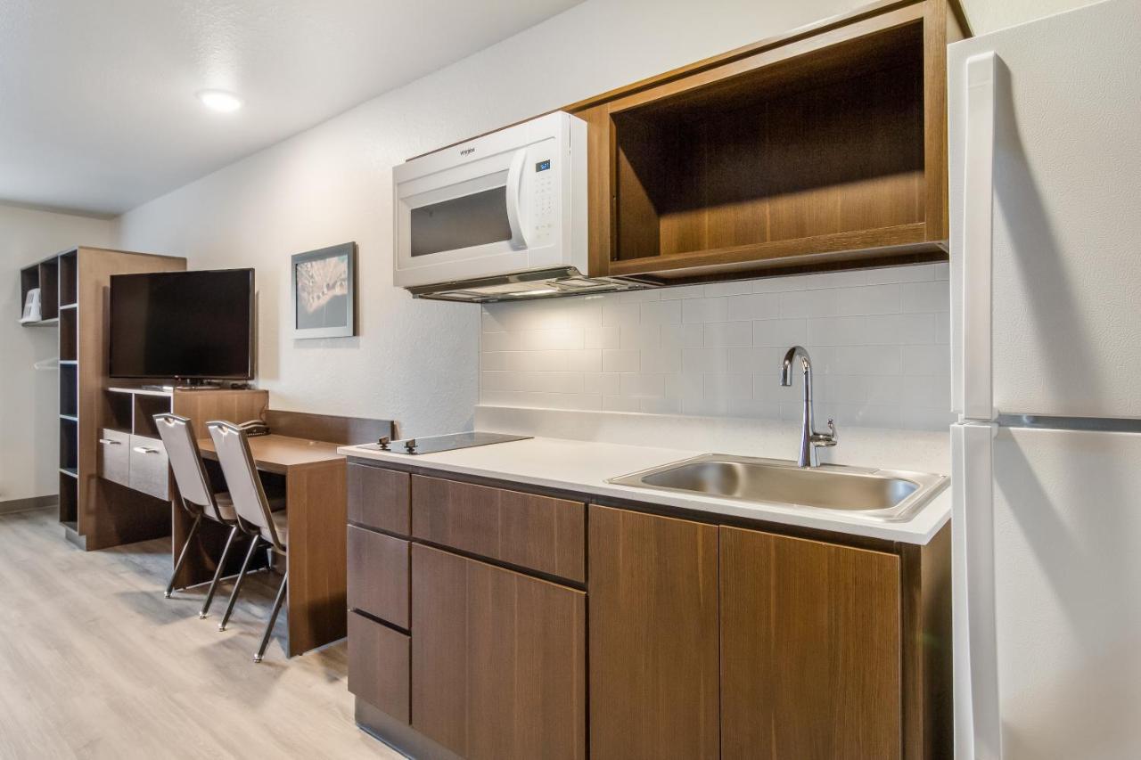 Woodspring Suites Detroit Sterling Heights Exteriör bild