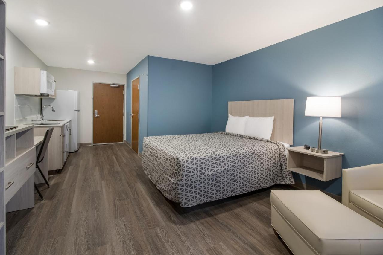 Woodspring Suites Detroit Sterling Heights Exteriör bild