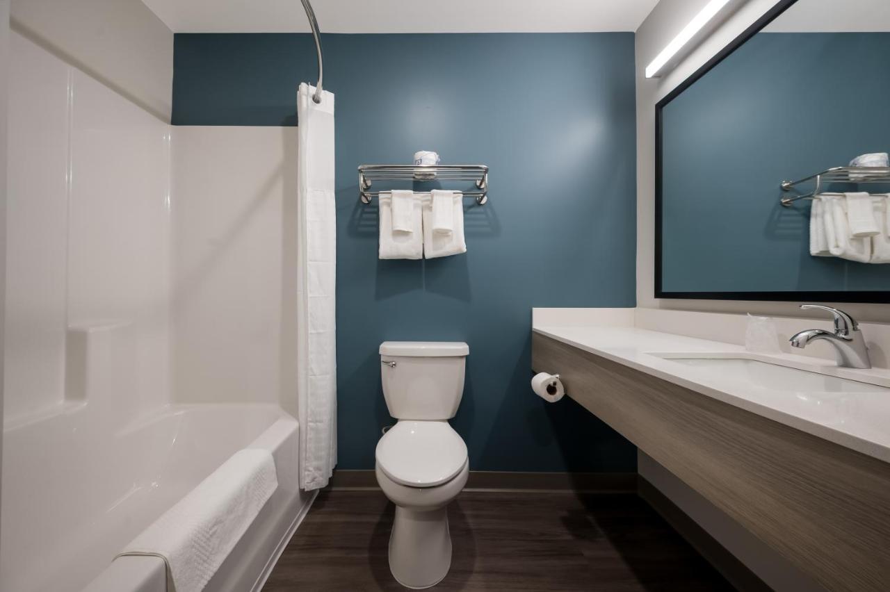 Woodspring Suites Detroit Sterling Heights Exteriör bild