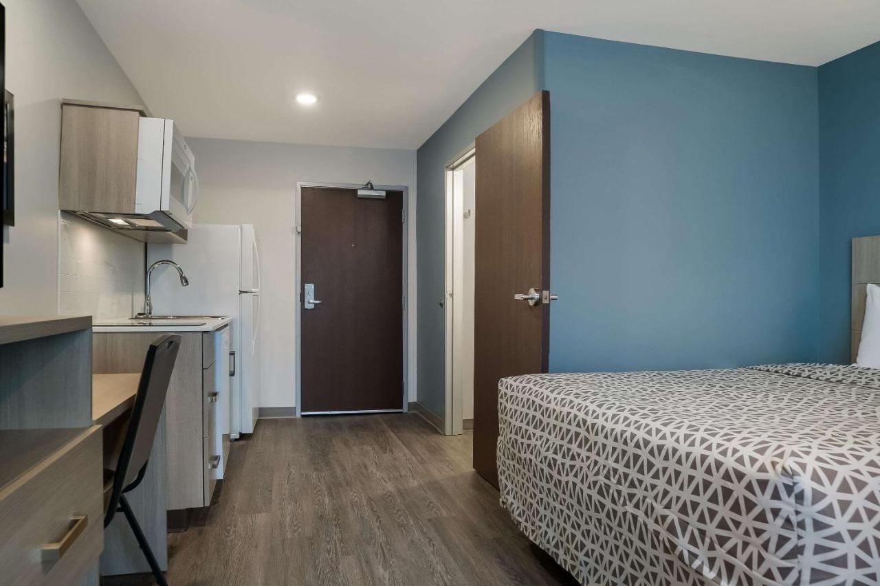 Woodspring Suites Detroit Sterling Heights Exteriör bild