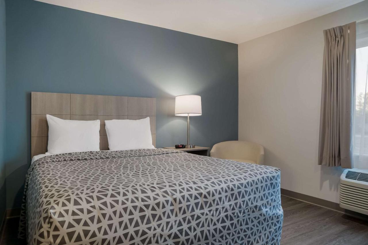 Woodspring Suites Detroit Sterling Heights Exteriör bild