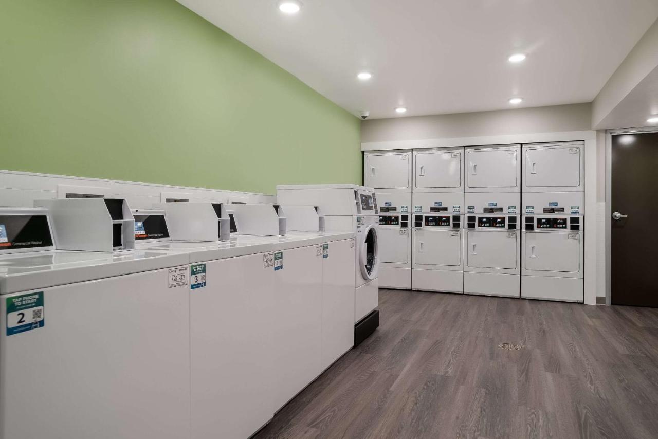 Woodspring Suites Detroit Sterling Heights Exteriör bild