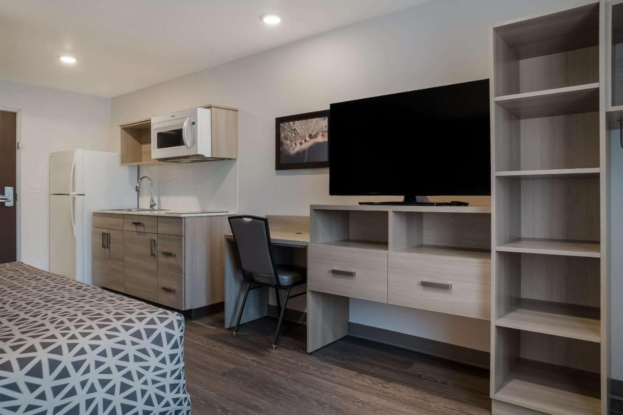 Woodspring Suites Detroit Sterling Heights Exteriör bild