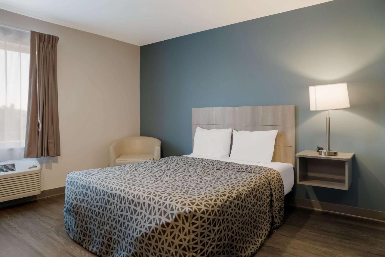 Woodspring Suites Detroit Sterling Heights Exteriör bild